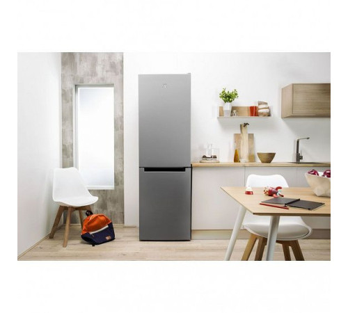 Холодильник INDESIT DS 4200 SB