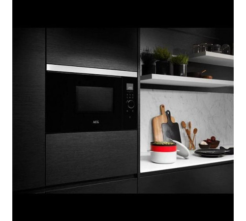 Микроволновая печь AEG MBE2658DEM