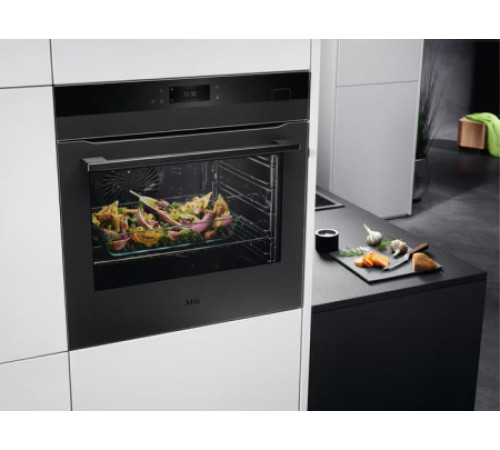 Духовой шкаф AEG BSK778380T