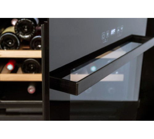 Винный шкаф LA SOMMELIERE LSBI28B