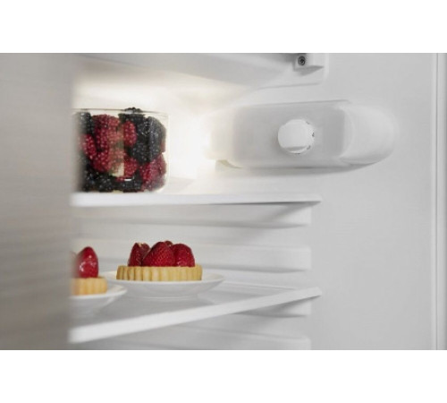 Встраиваемый холодильник WHIRLPOOL arg 590 a+