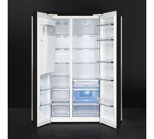 Холодильник SMEG SBS963N