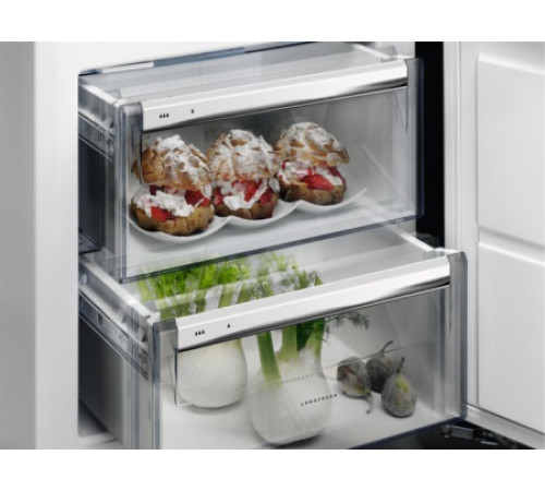 Холодильная камера AEG SKE81826ZC