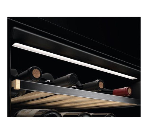 Винный шкаф ELECTROLUX EWUD040B8B